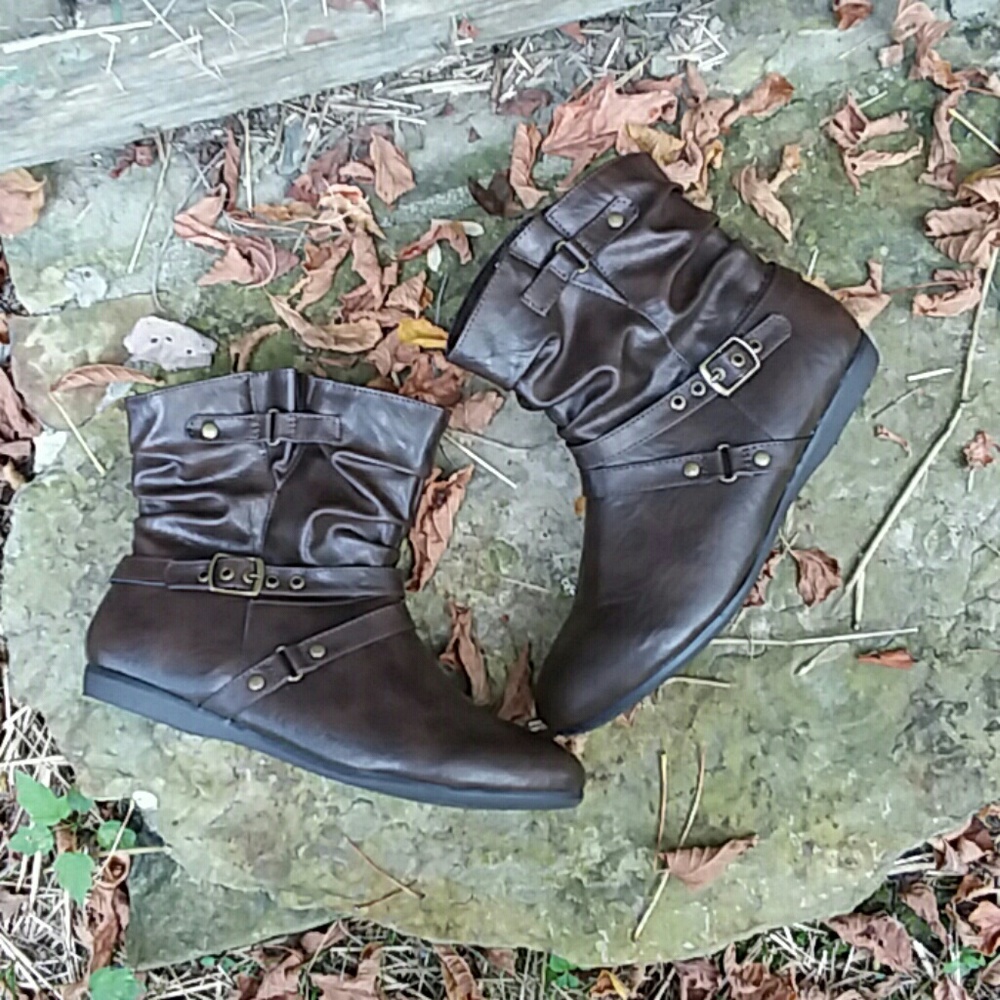 Brown boots size 9